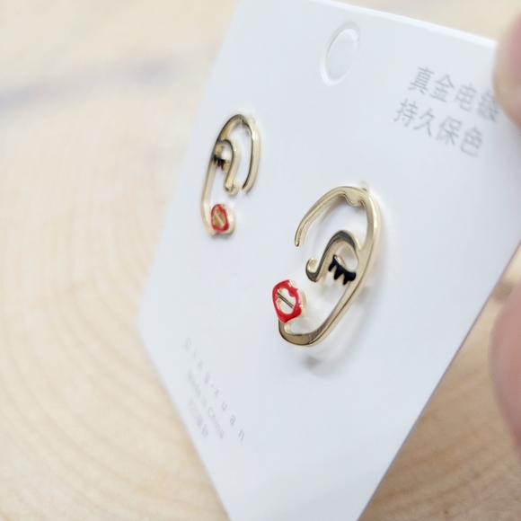 Brand New Gold Plated Woman Face Earrings - Picture 3 of 5